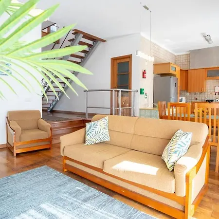 Rodrigues Family House 8 Villa