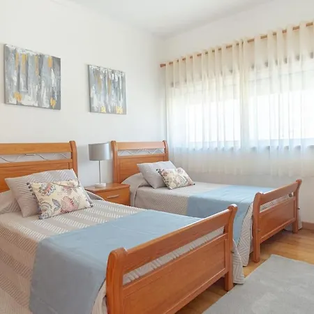 Rodrigues Family House 8 Villa Nazaré