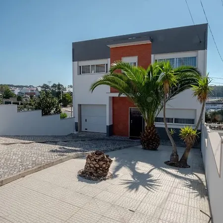Rodrigues Family House 8